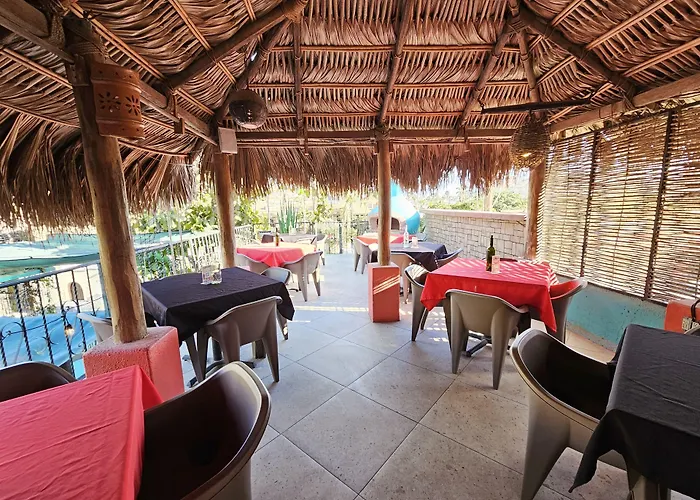 Cabo Hotel 2*
